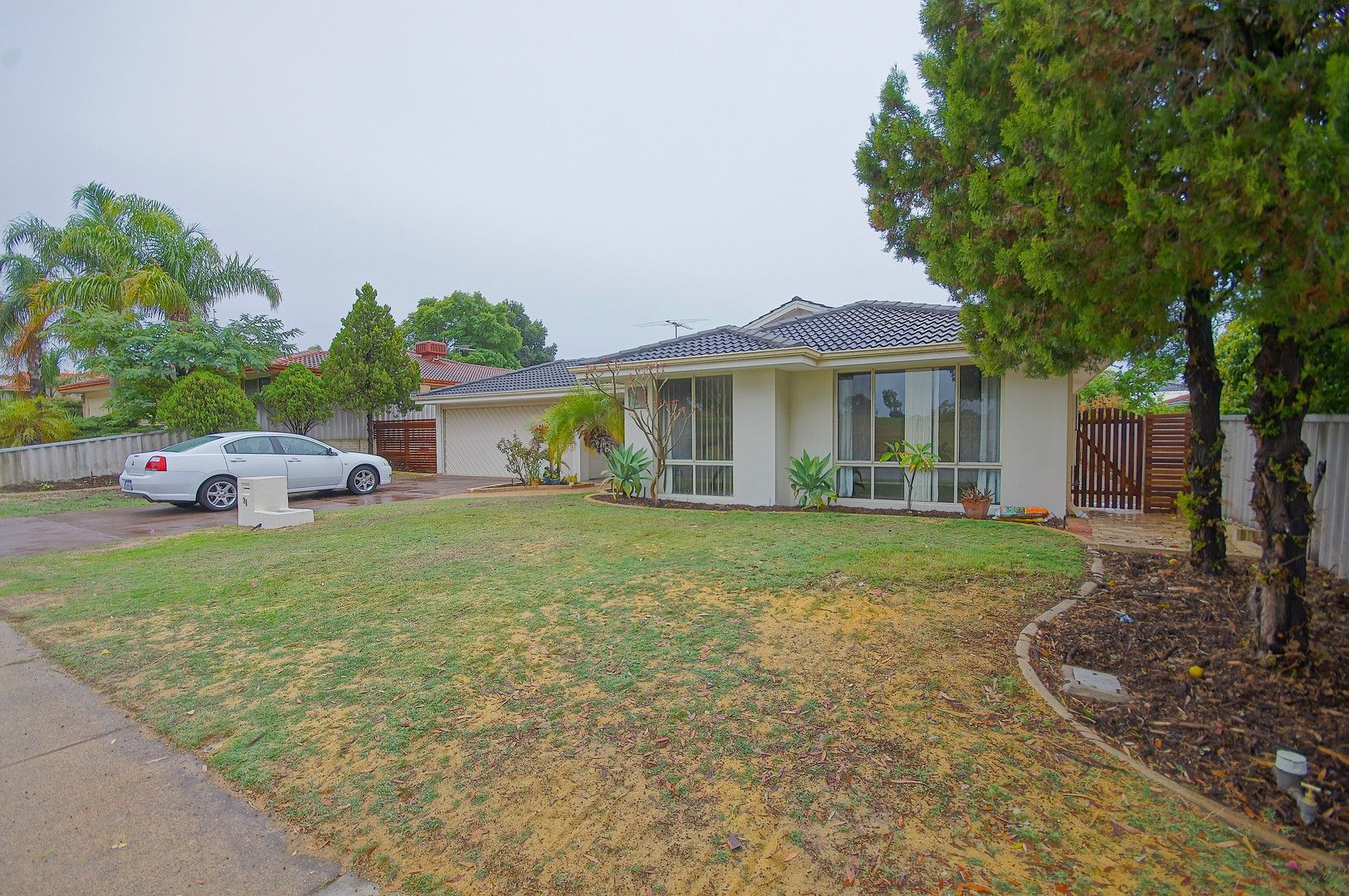 5 bedrooms House in 21 Dundee Street LEEMING WA, 6149