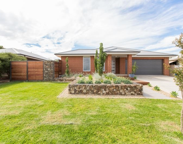 6 St Pauls Place, Gobbagombalin NSW 2650