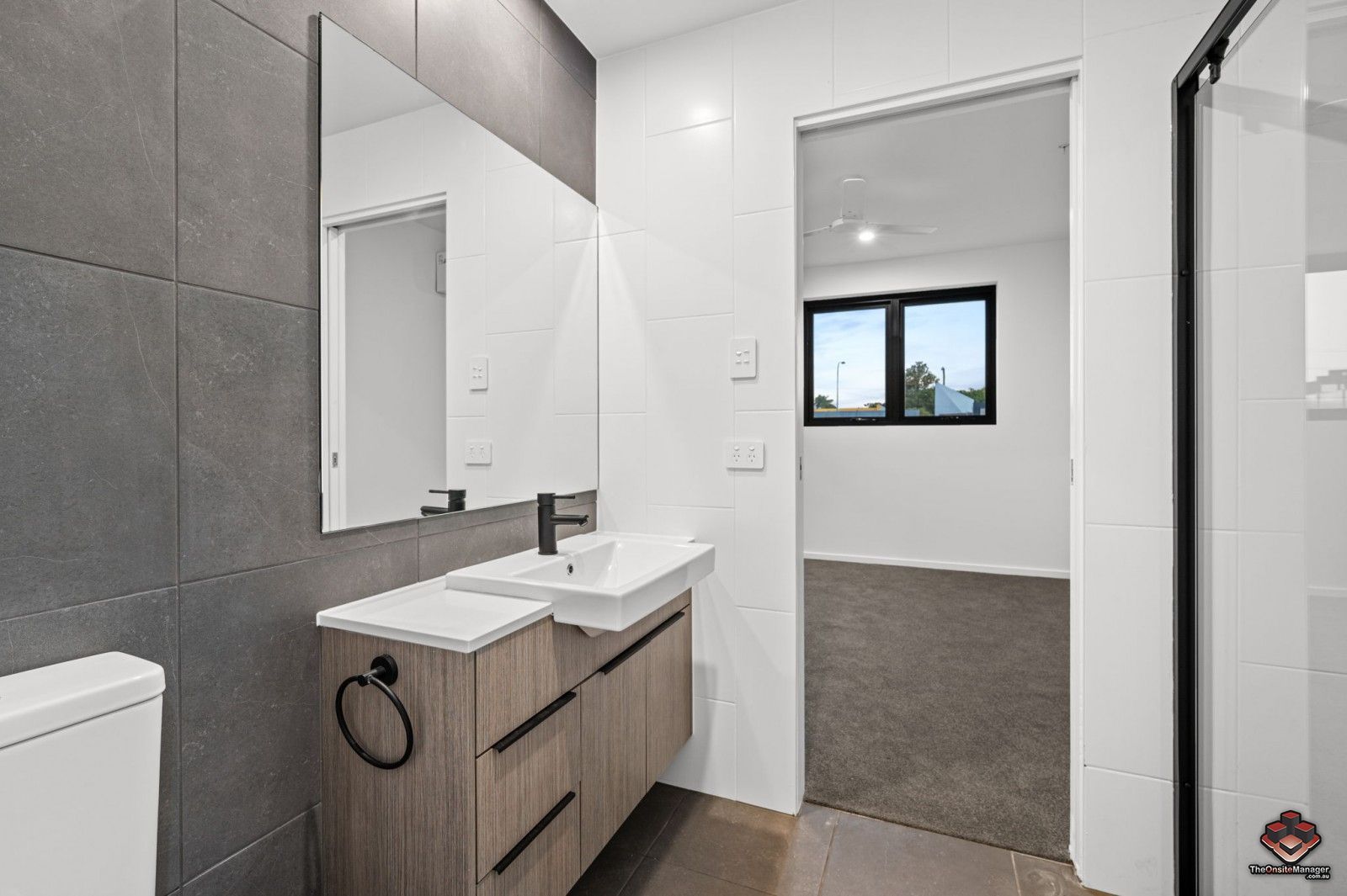 ID21112797/11 Barrack Road, Cannon Hill QLD 4170 Apartment For Rent