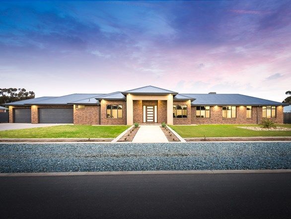 Picture of 11. Redbyrne Court, GRAHAMVALE VIC 3631