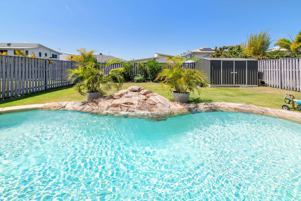 5 Benetti Crescent, Hope Island QLD 4212, Image 2