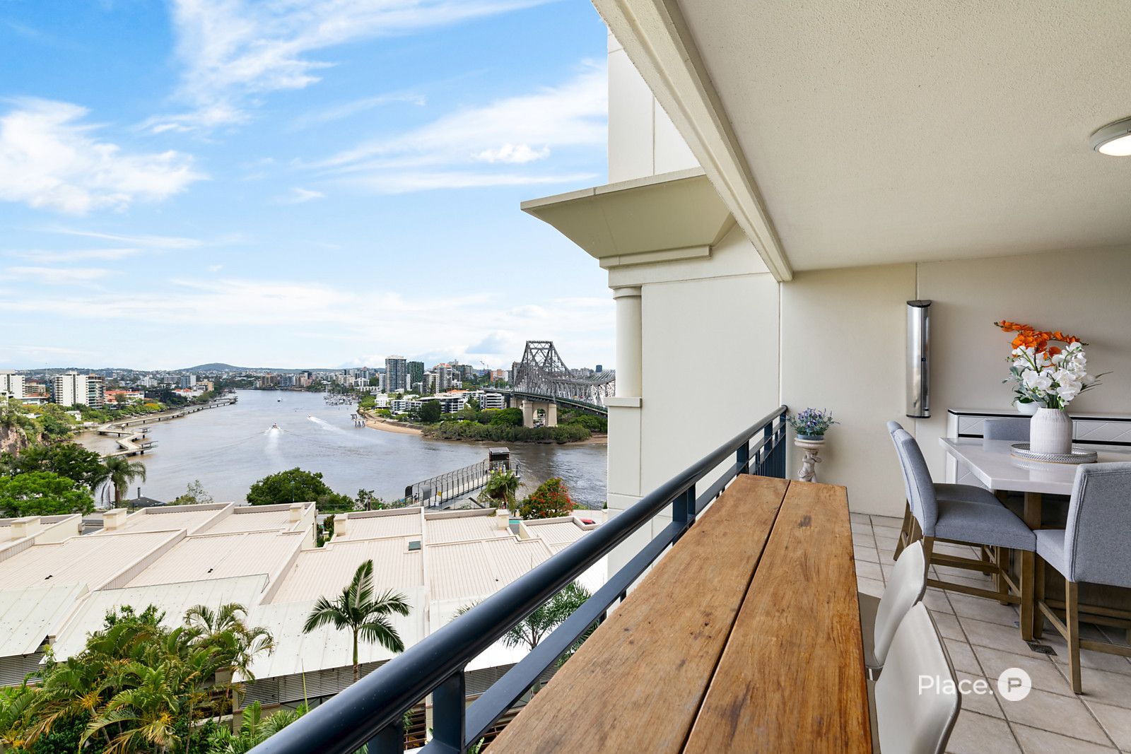 2 bedrooms Apartment / Unit / Flat in 706/100 Bowen Terrace FORTITUDE VALLEY QLD, 4006