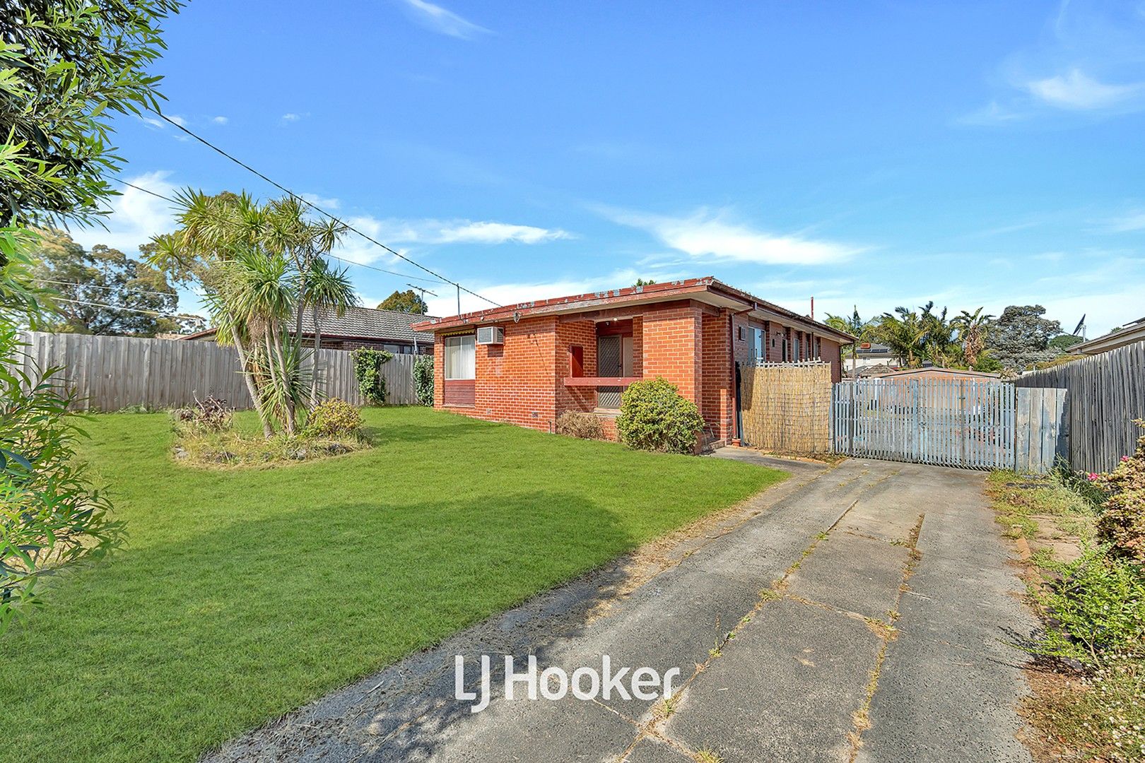 3 bedrooms House in 17 Dunkinson Street NARRE WARREN VIC, 3805