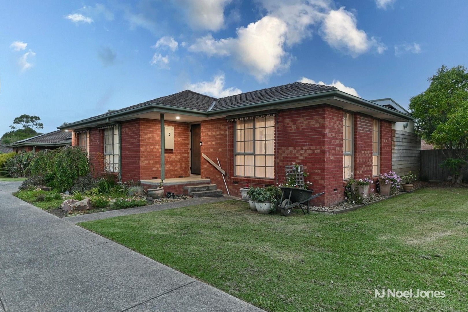 2 bedrooms Apartment / Unit / Flat in 5/17-19 Leigh Road CROYDON VIC, 3136