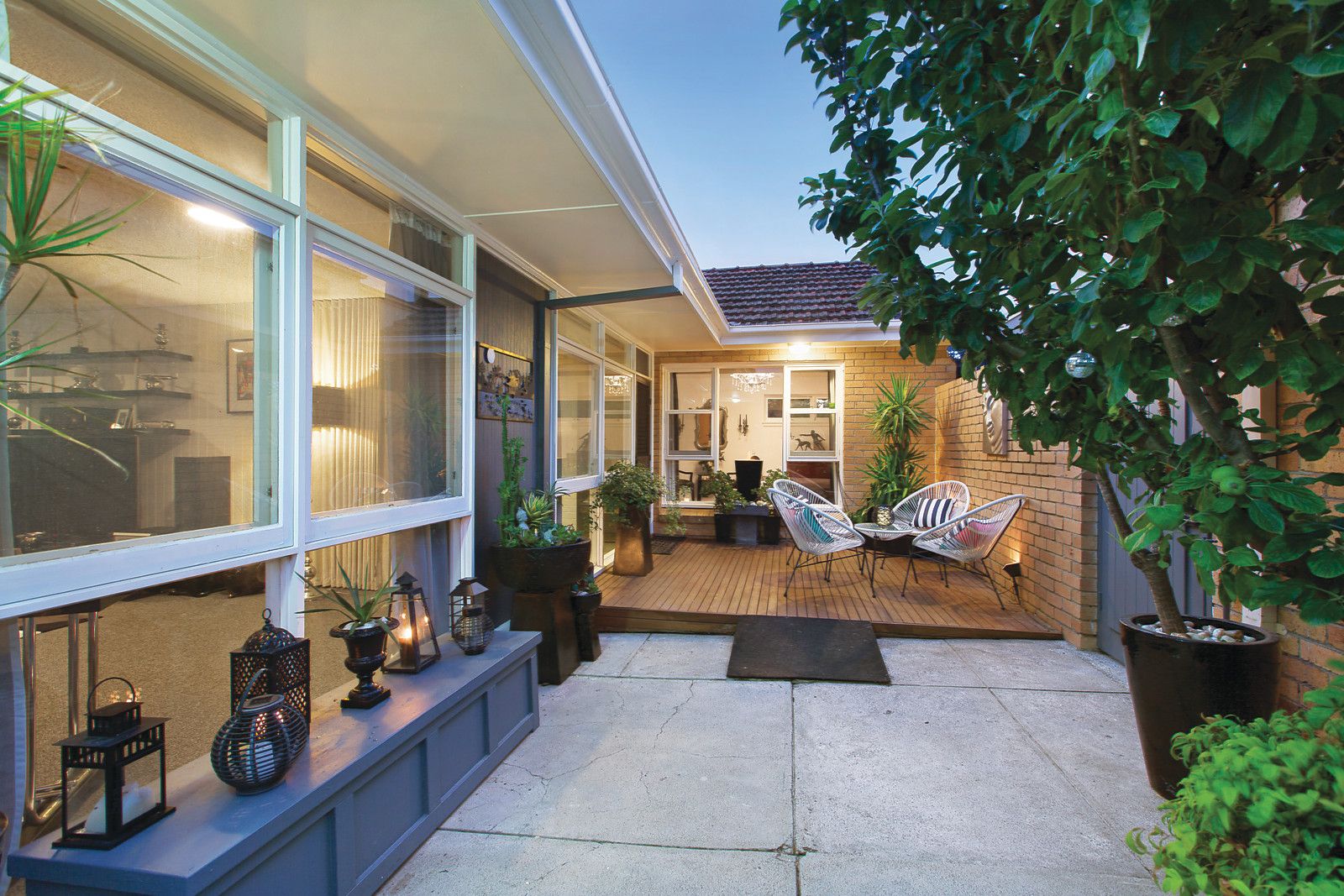 12 Welwyn Avenue, Brighton East VIC 3187, Image 2