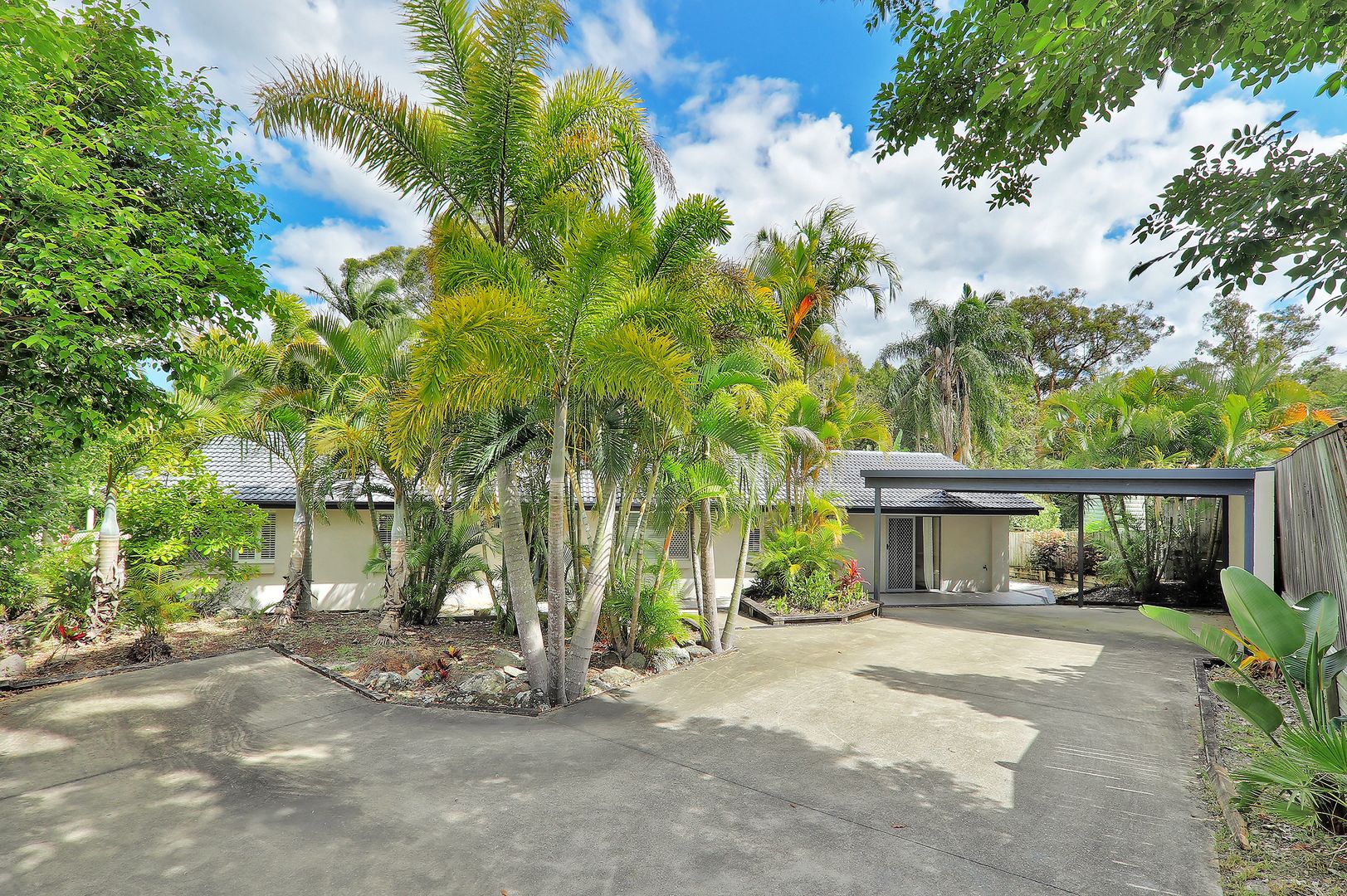 10 Hagen Street, Upper Mount Gravatt Property History & Address