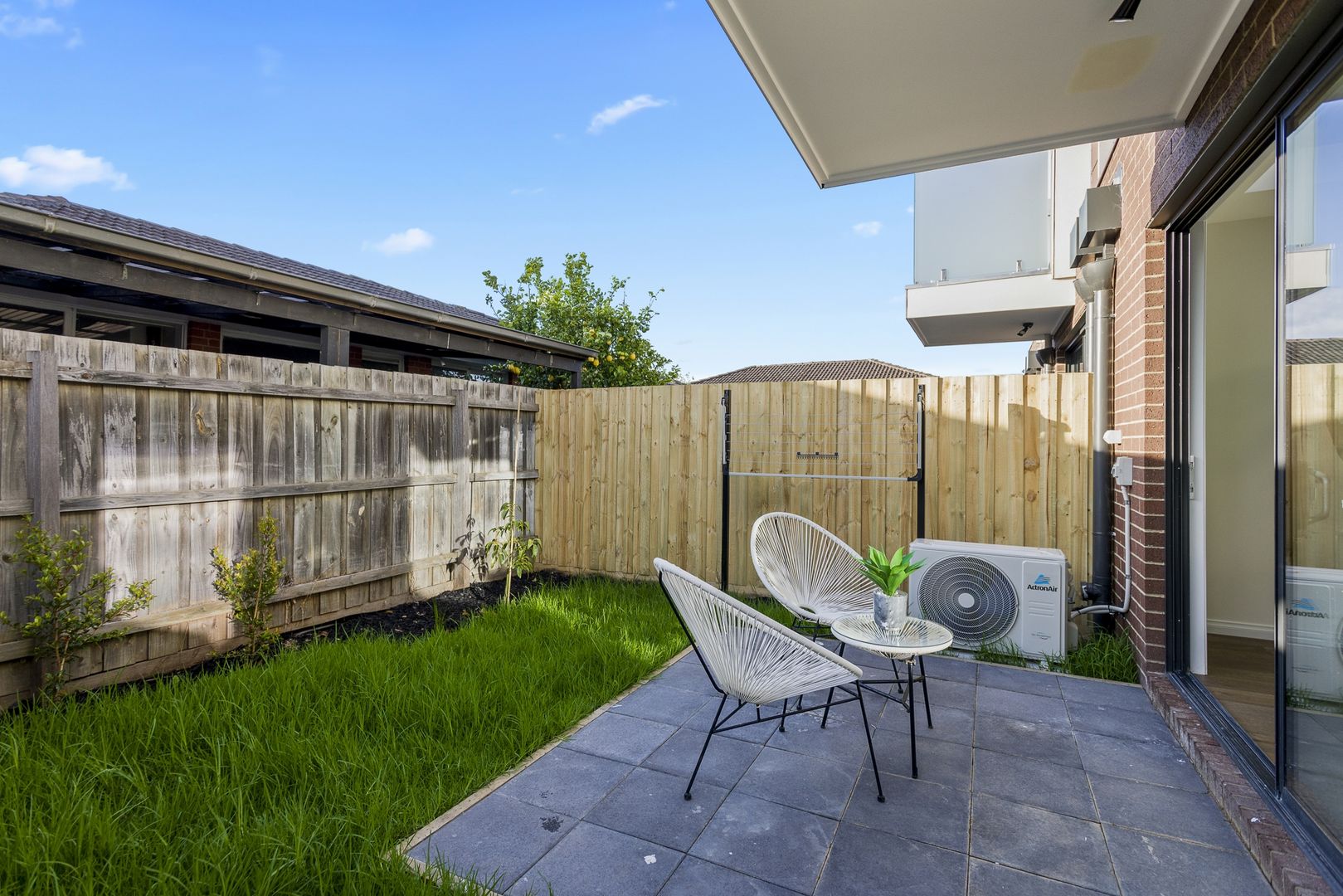 U 2/23 Oakes Ave, Clayton South VIC 3169, Image 1