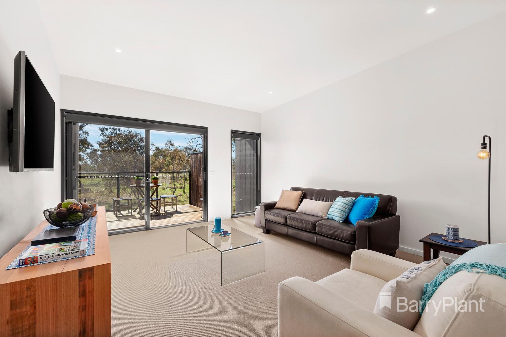 15 Albany Road, Mill Park VIC 3082, Image 1