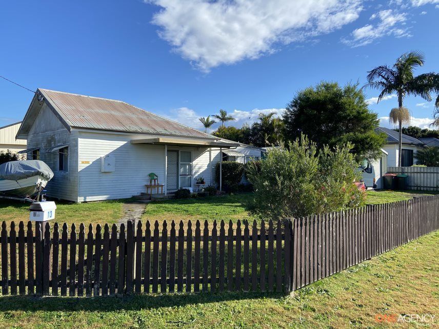 2 bedrooms House in 13 Rawson Street SWANSEA NSW, 2281