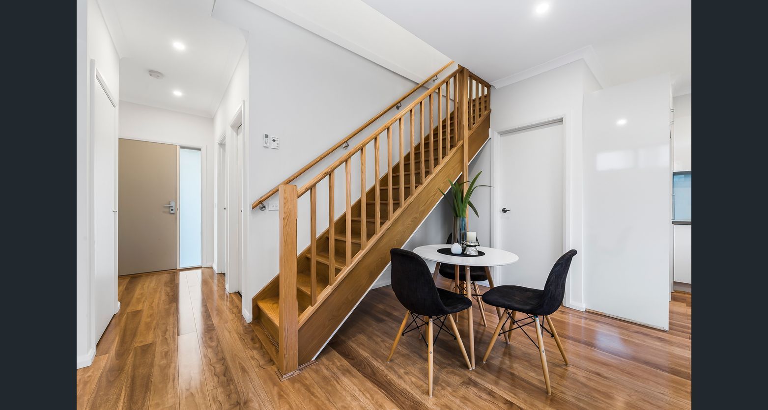 Clayton VIC 3168 6 beds townhouse for Sale, 1,200,000 2016627396