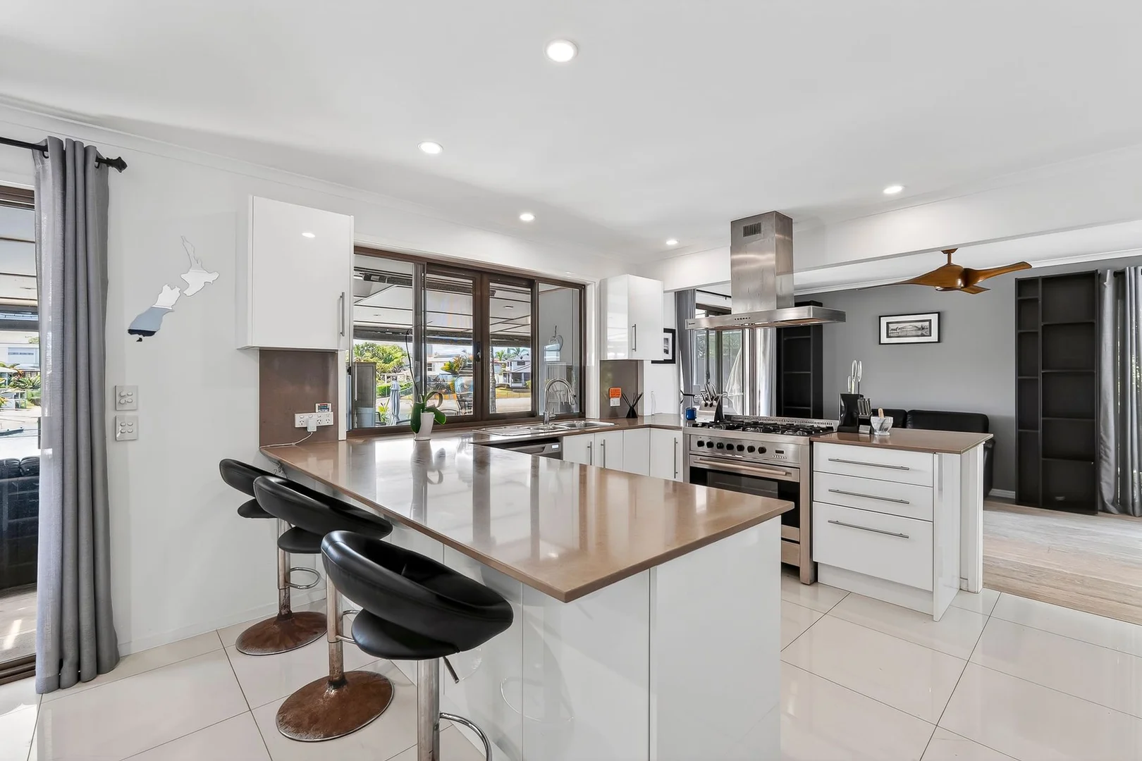 Additional image 10 of 89 Hooker Boulevard, Broadbeach Waters QLD 4218