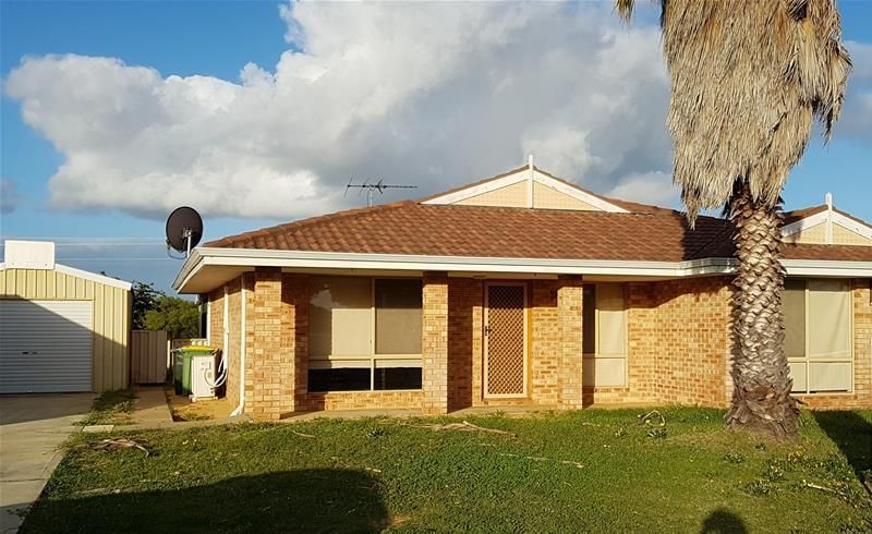 4 bedrooms House in 10 Morcombe Street LEEMAN WA, 6514