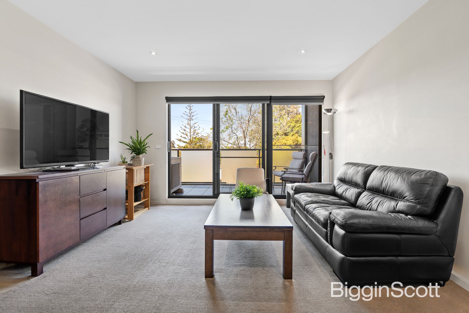 112/270 Springvale Road, Glen Waverley VIC 3150, Image 2