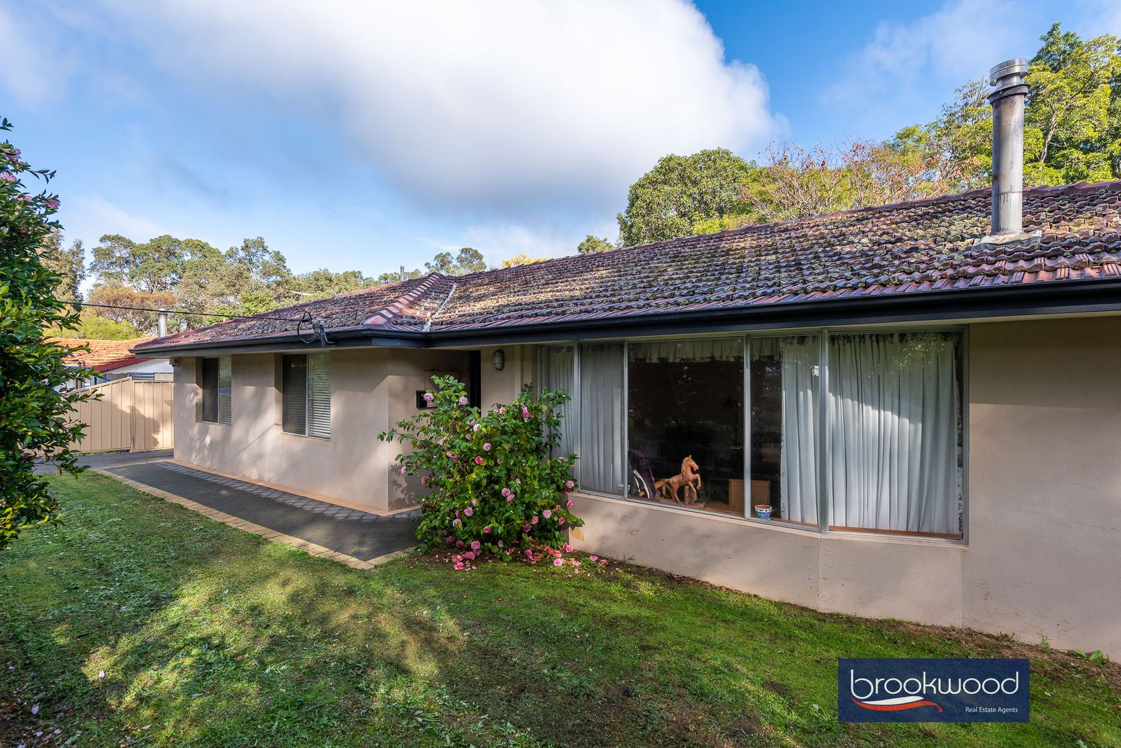 28 Mundaring Weir Road, Mundaring WA 6073