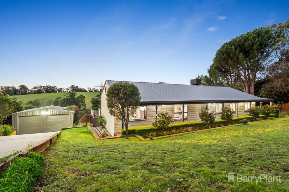 5 bedrooms House in 16 Le Souef Road GEMBROOK VIC, 3783