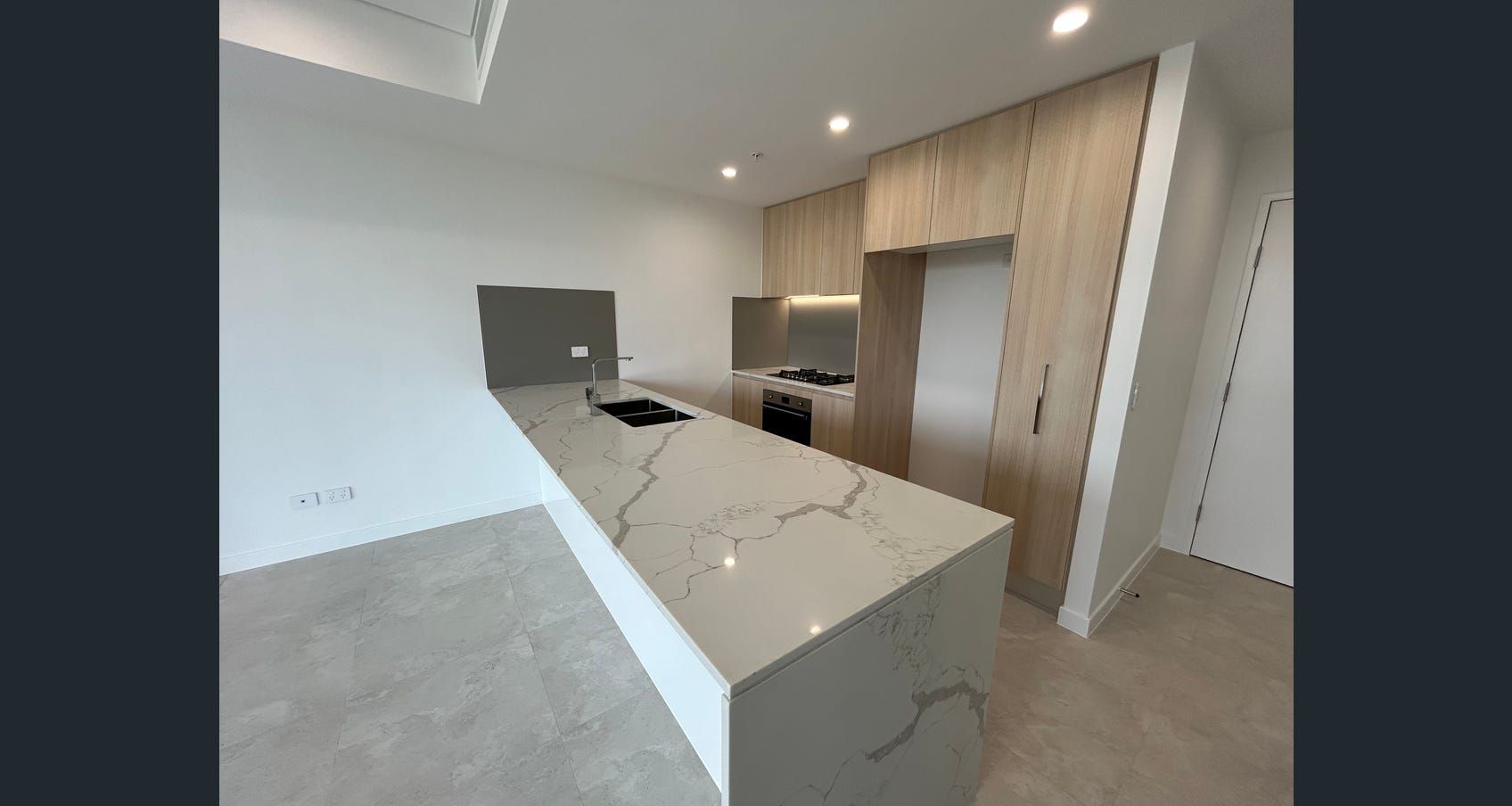 2 bedrooms Apartment / Unit / Flat in 604/25 Dawes Avenue CASTLE HILL NSW, 2154