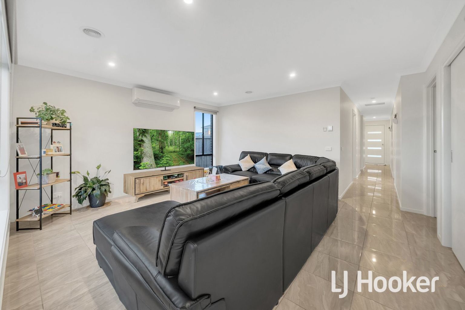 45 Hollywell Road, Clyde North VIC 3978, Image 1