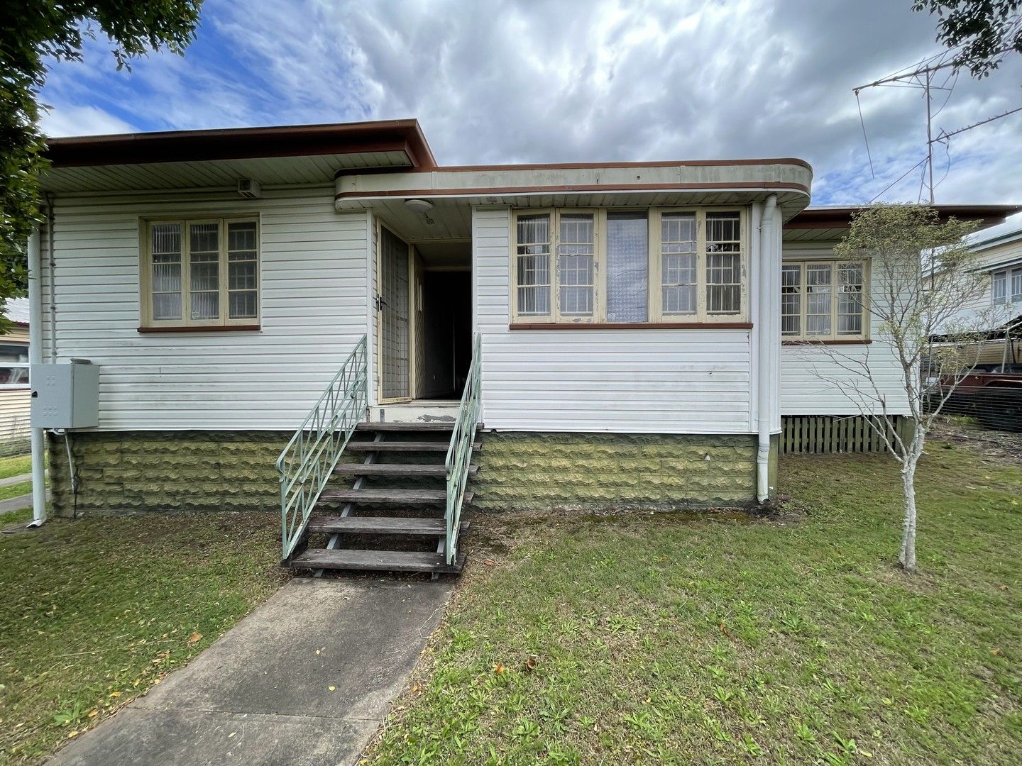 33 Easton Street, Silkstone QLD 4304 House For Rent Domain