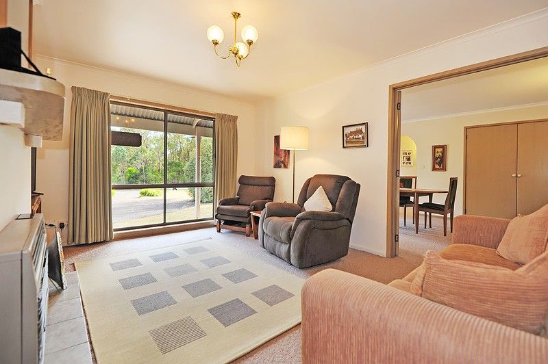 80 Inglewood Drive, Enfield VIC 3352, Image 2