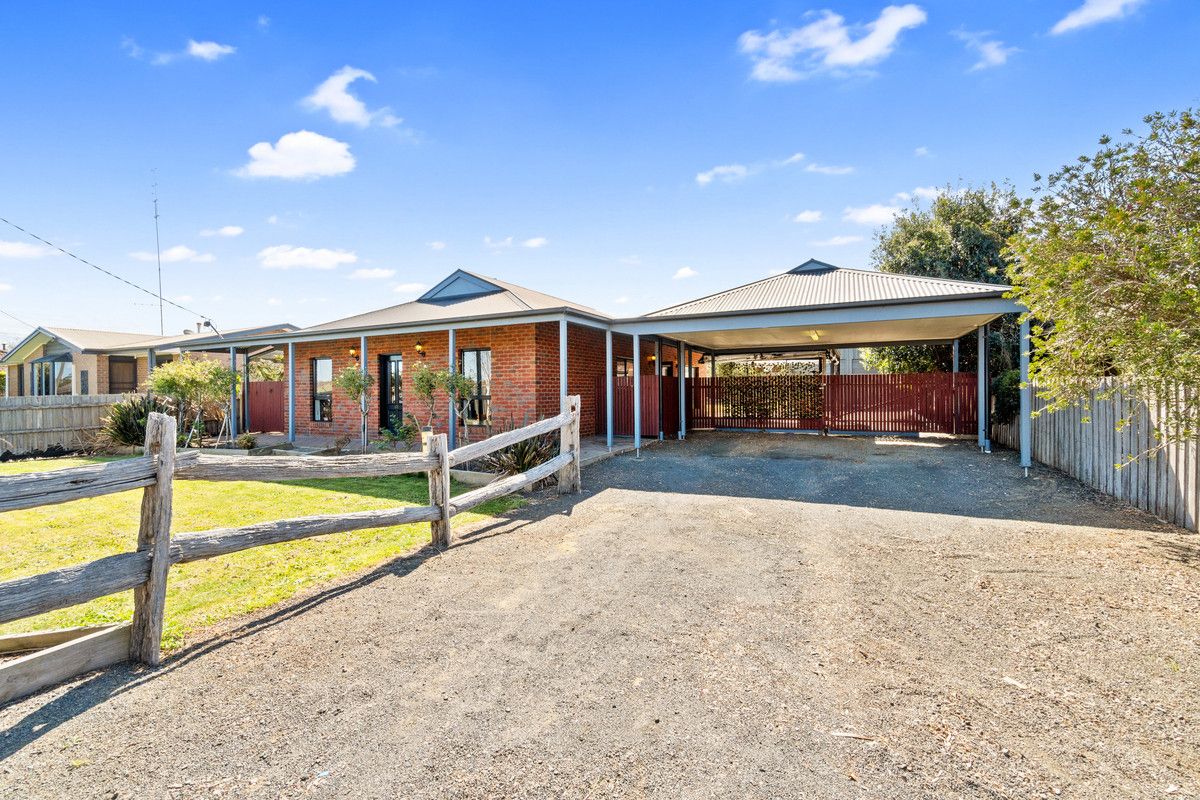 33 Morison Street, Maffra VIC 3860, Image 2