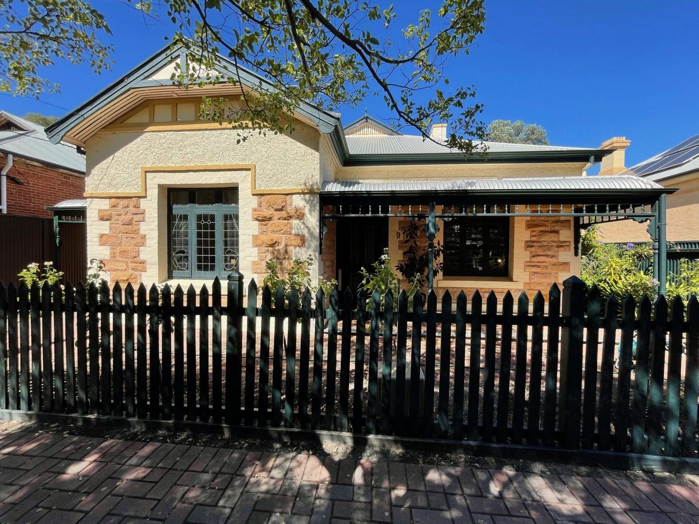 4 bedrooms House in 9 Flora St STEPNEY SA, 5069