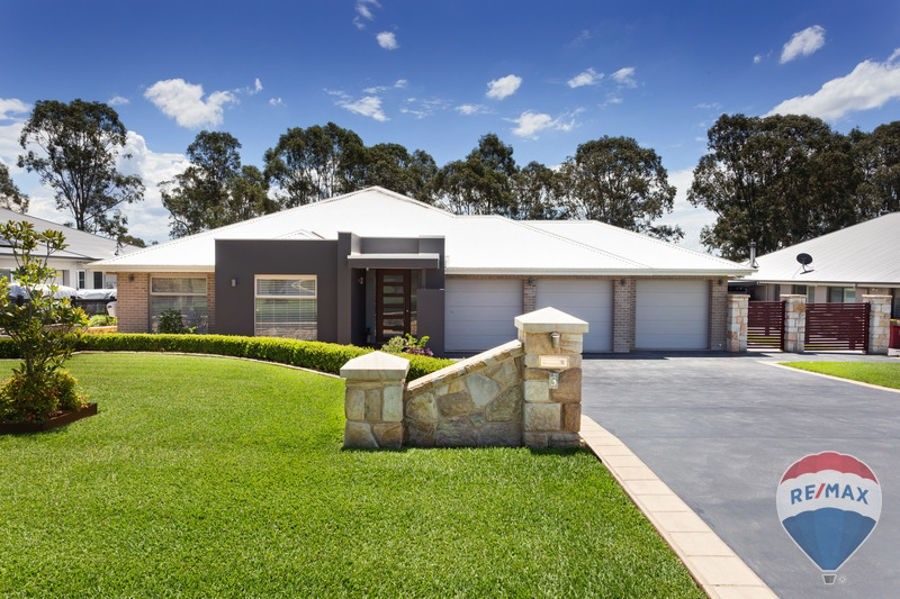 3 CRYSTAL DOWNS CLOSE, Luddenham NSW 2745, Image 1