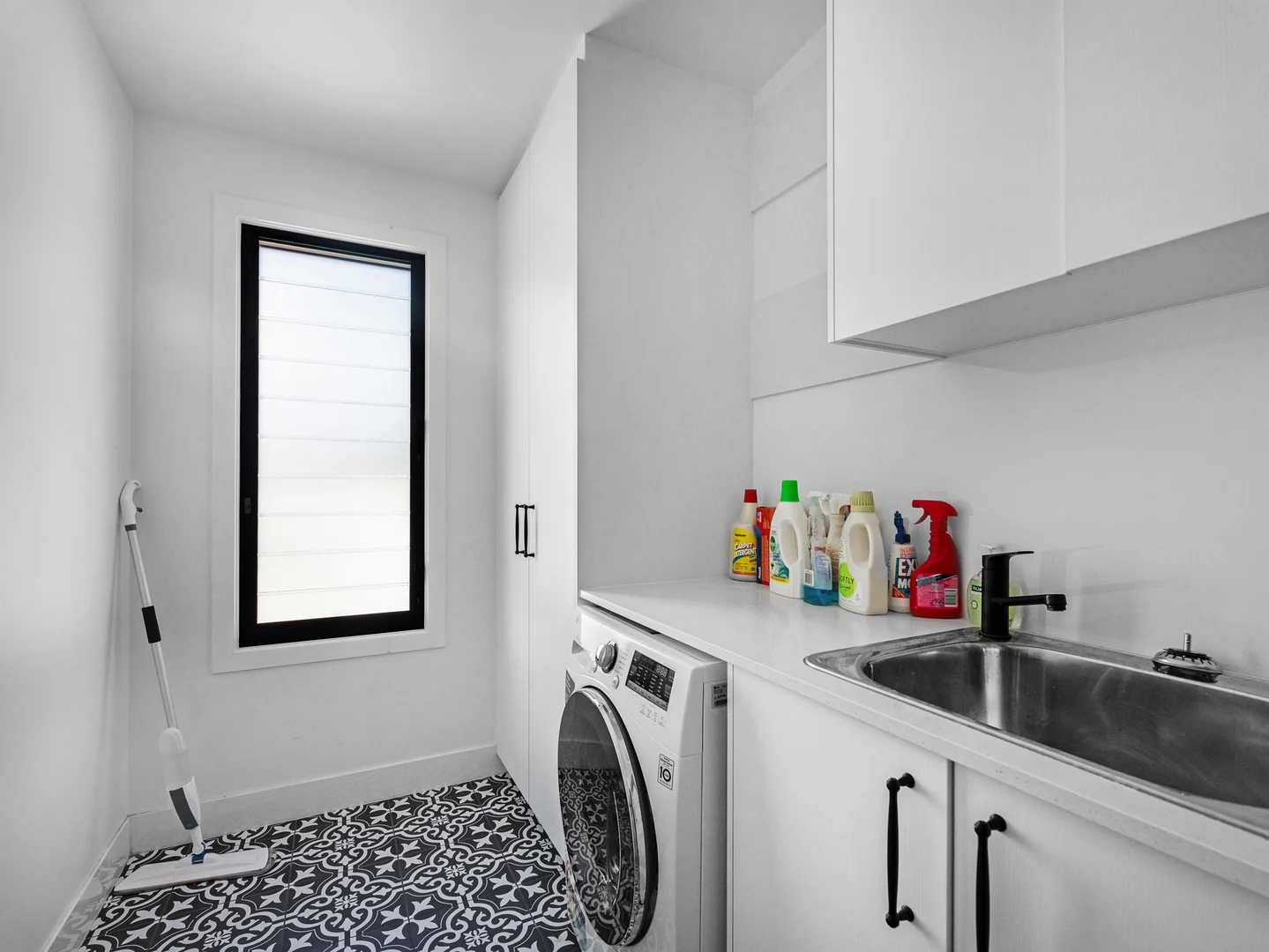 Additional image 11 of 527 Esplanade, Urangan QLD 4655