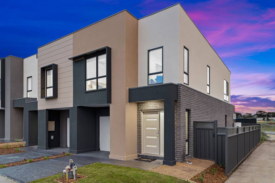 Picture of 2 Snowflake Crescent, SOUTH MORANG VIC 3752