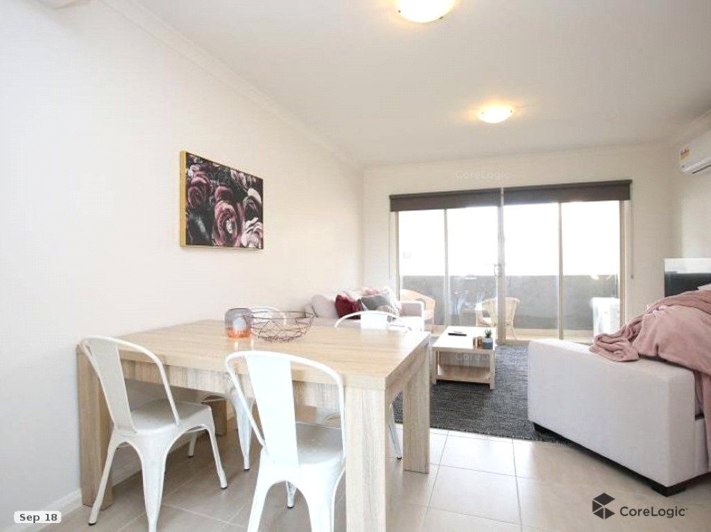 2 bedrooms Townhouse in 4 Annecy Lane PAKENHAM VIC, 3810