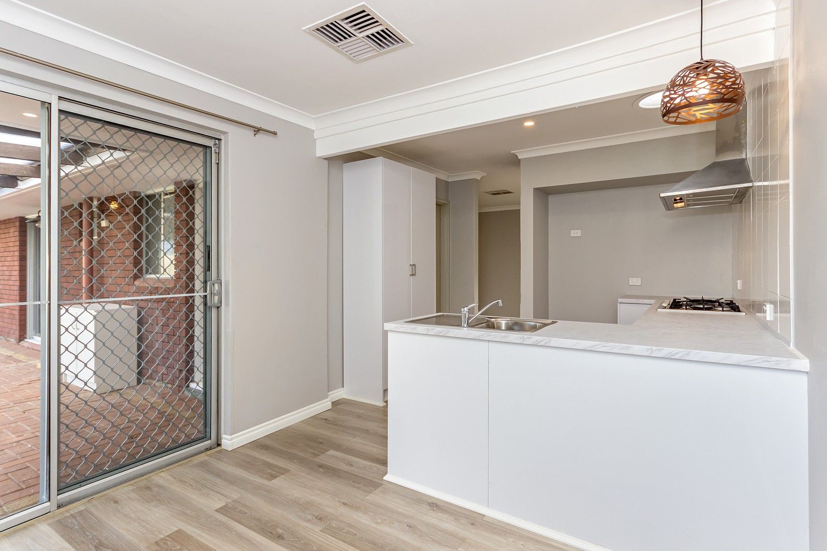 4 bedrooms House in 121 Rae Road SAFETY BAY WA, 6169