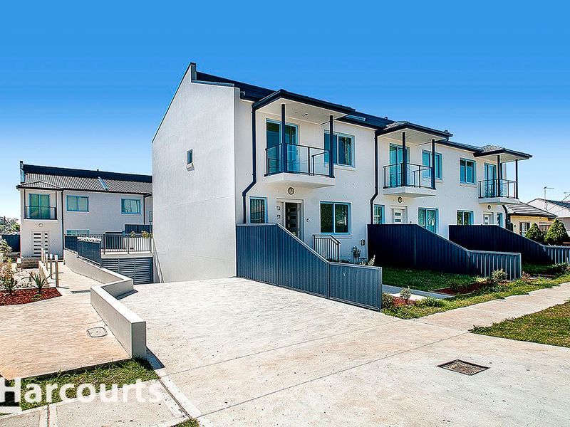 3 bedrooms Townhouse in 1/9 Derby Street MERRYLANDS NSW, 2160