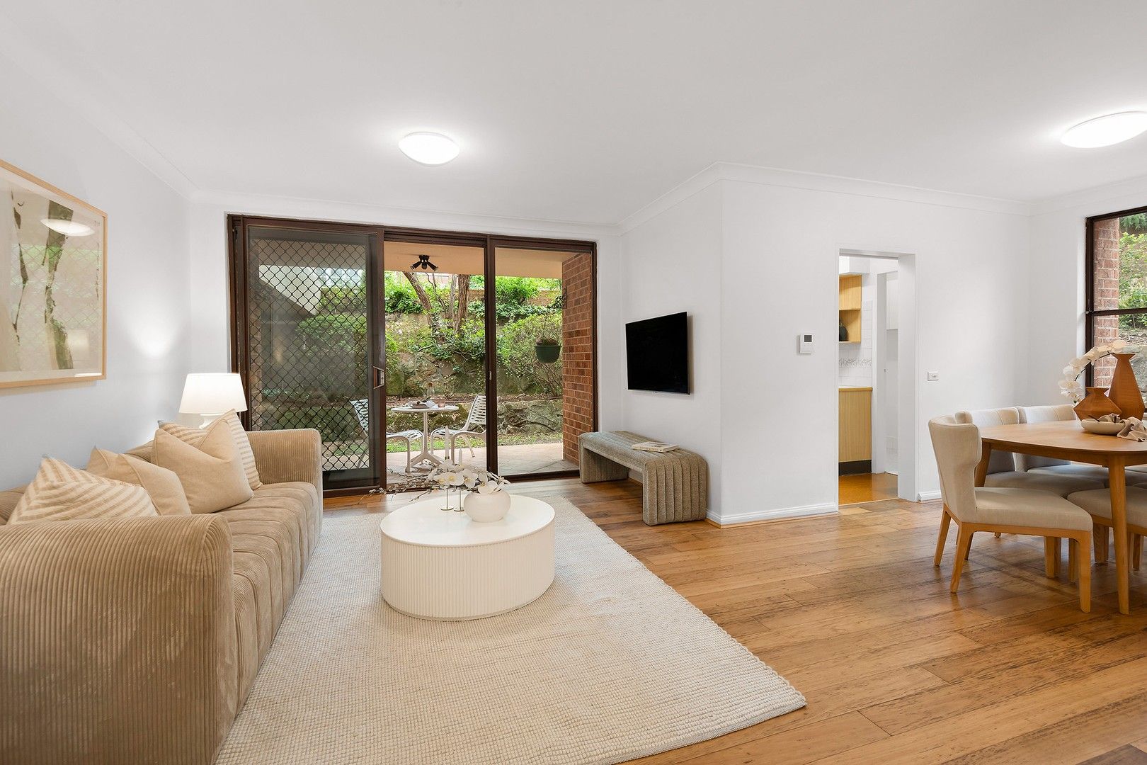 2 bedrooms Apartment / Unit / Flat in 4/14 Gillies Street WOLLSTONECRAFT NSW, 2065