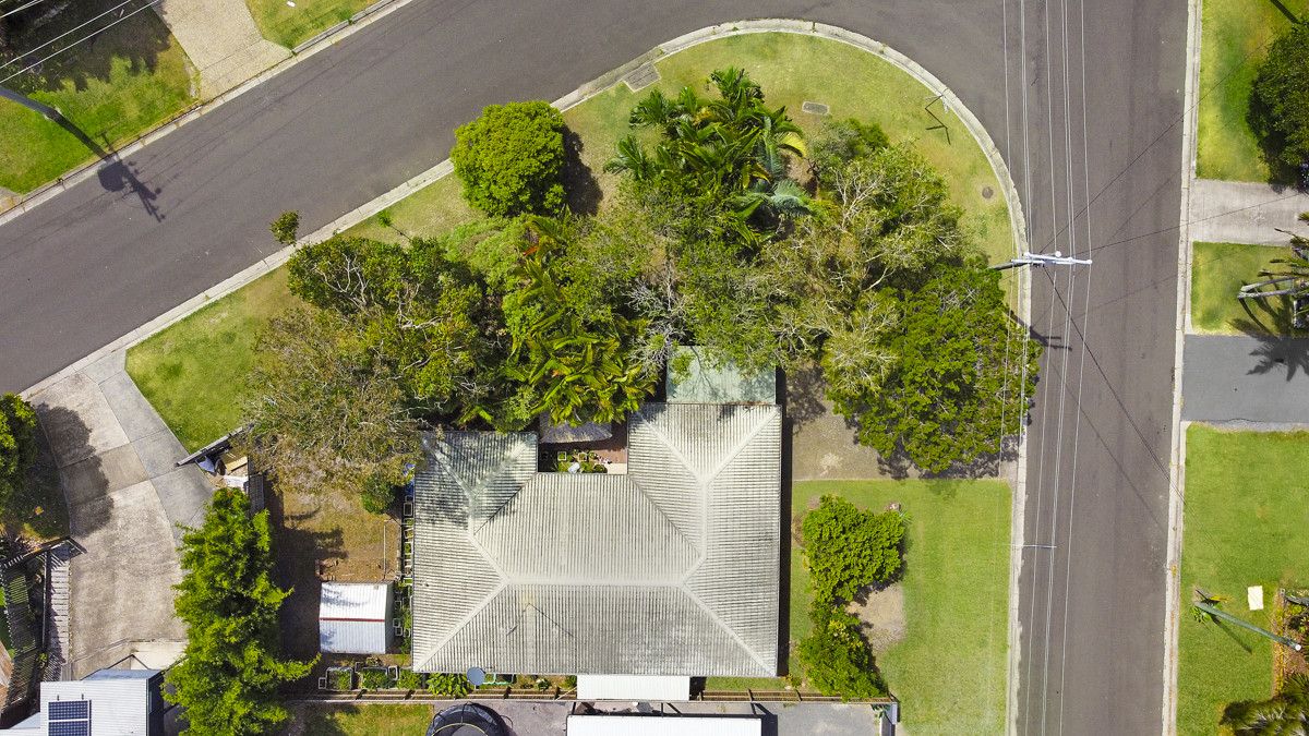 56 Oloway Crescent, Alexandra Headland QLD 4572, Image 2