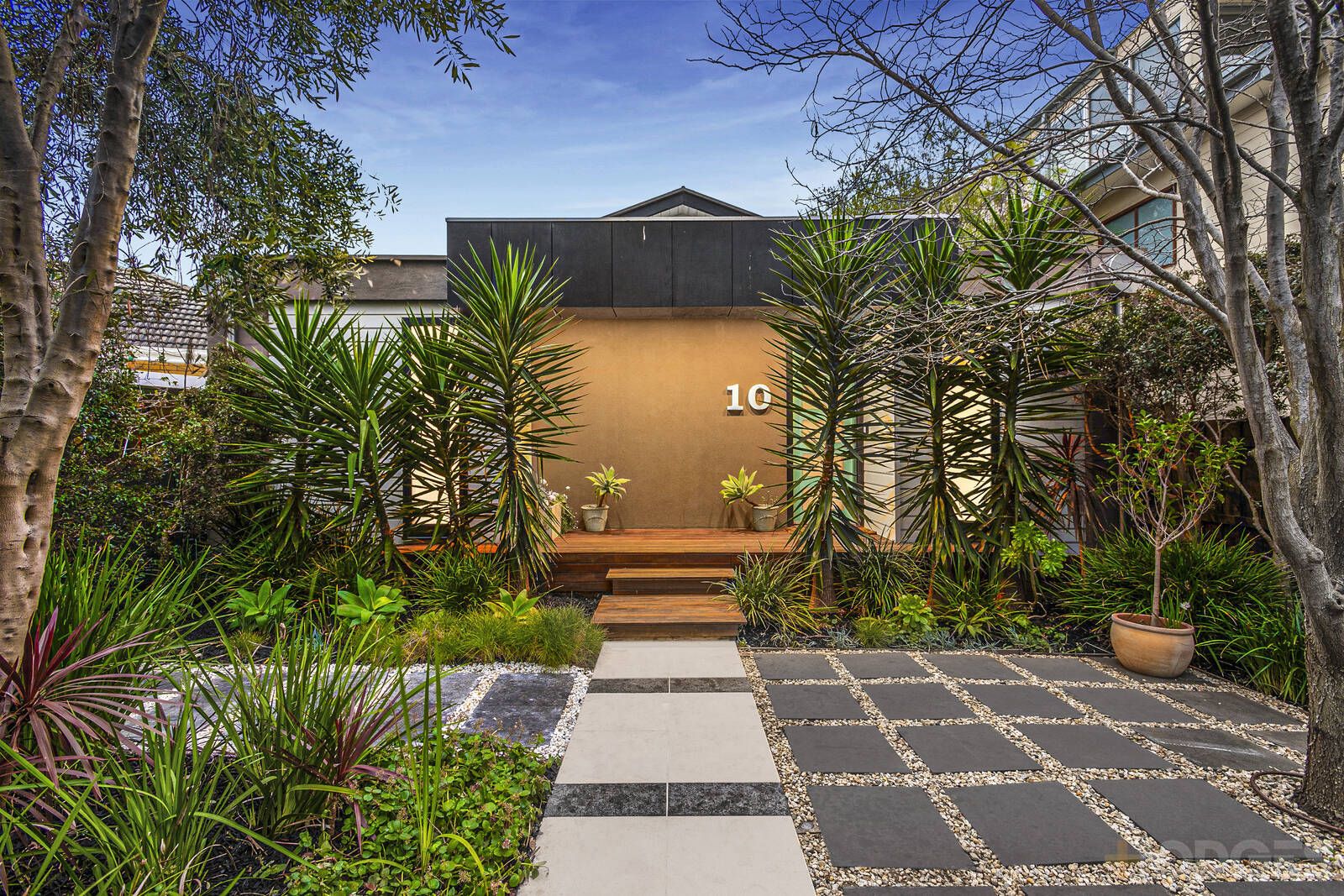 4 bedrooms House in 10 Grenville Street HAMPTON VIC, 3188