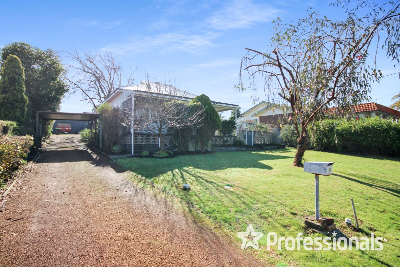 32 Roberts Street, Collie WA 6225, Image 1