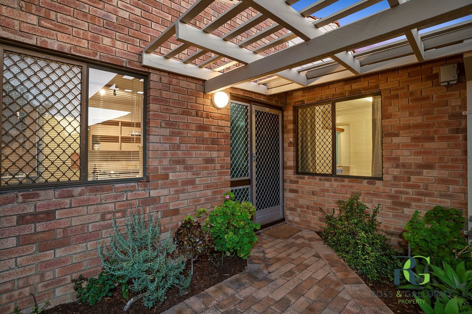 10/11 Canning Avenue, Mount Pleasant WA 6153, Image 1