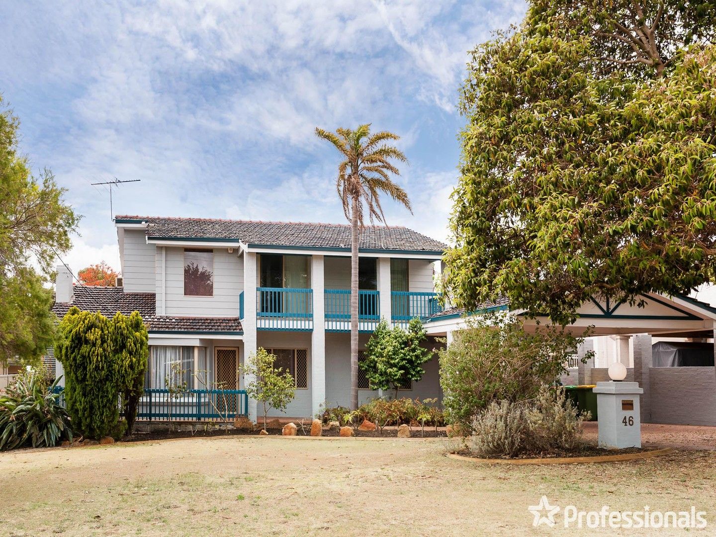 4 bedrooms House in 46 Dumfries Road FLOREAT WA, 6014