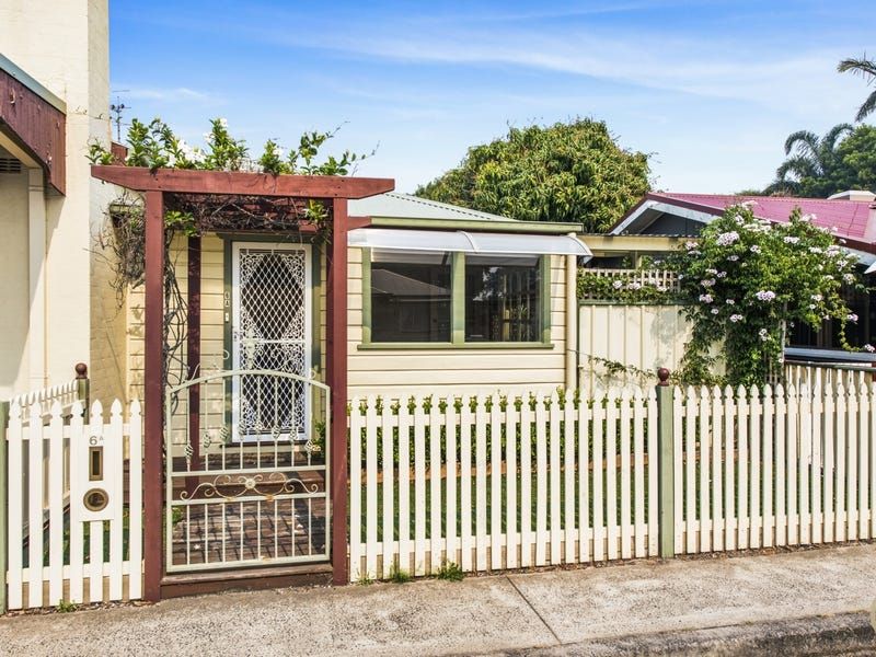 1 bedrooms Apartment / Unit / Flat in 1A/6 Davistown Road DAVISTOWN NSW, 2251