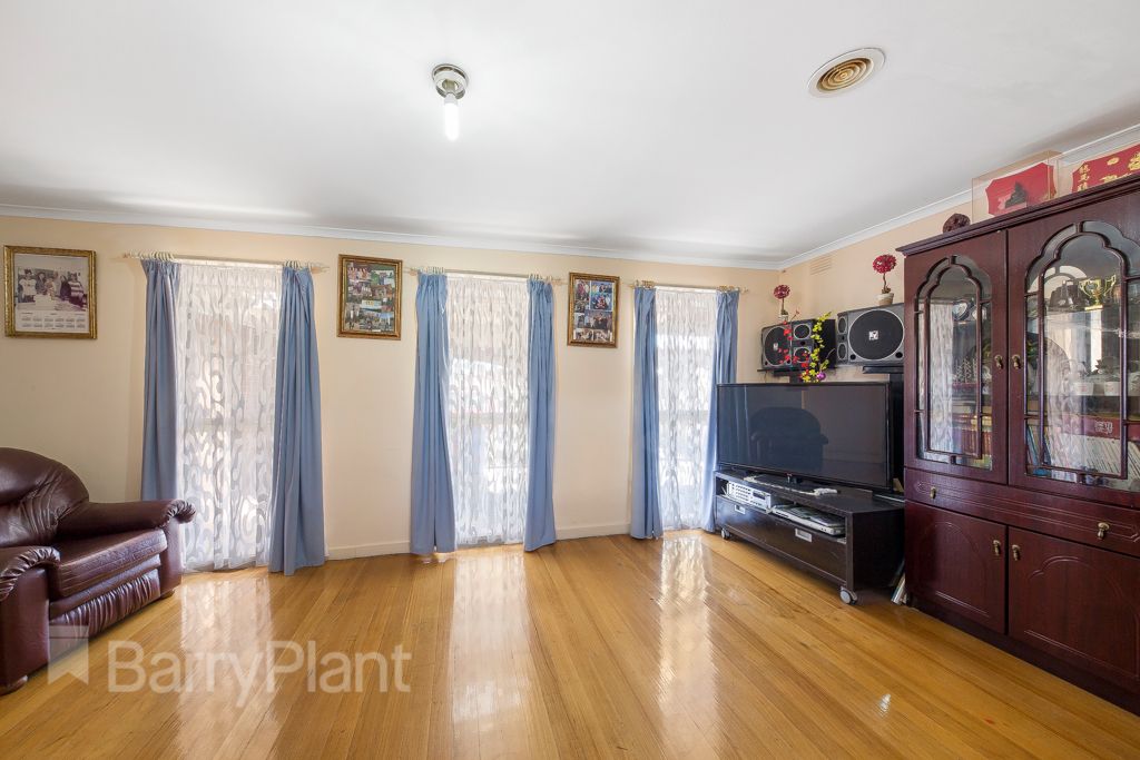 52 Gillespie Road, St Albans VIC 3021, Image 1