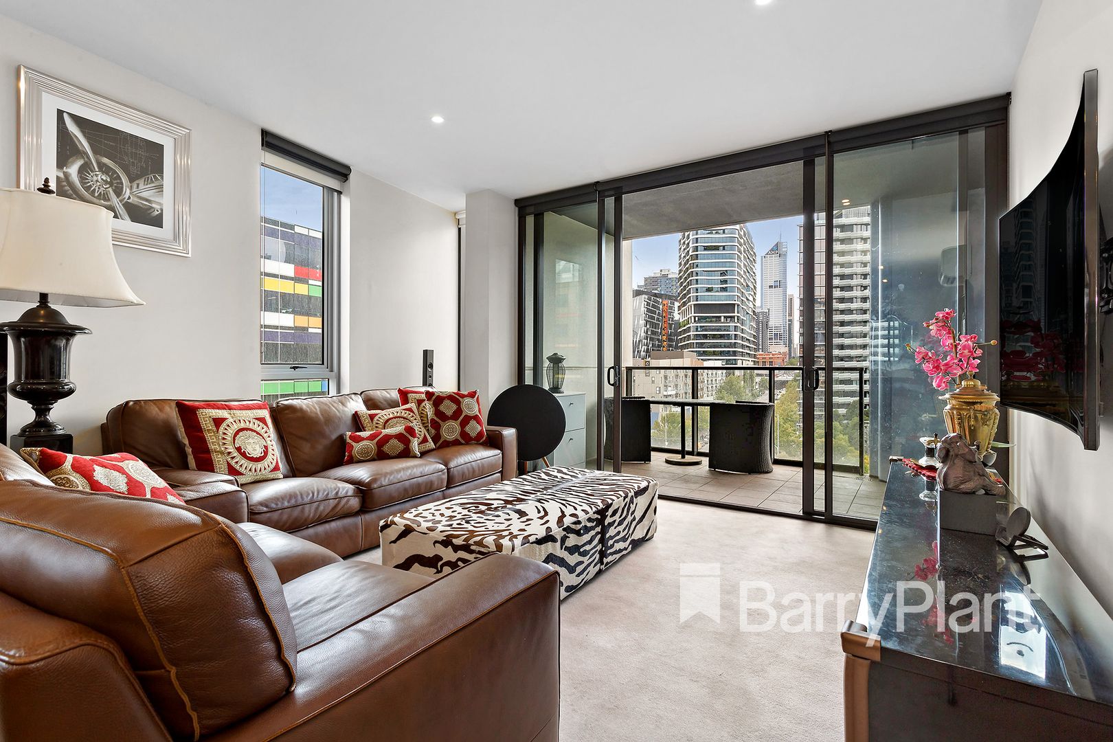 81/801 Bourke Street, Docklands VIC 3008, Image 2