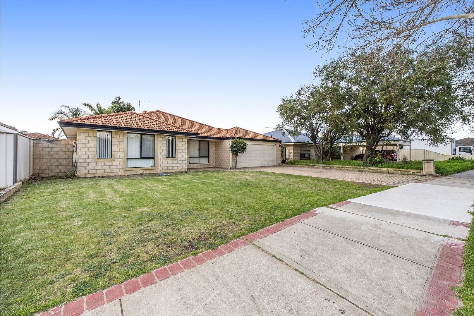 4 bedrooms House in 32 Arpenteur Drive BALDIVIS WA, 6171