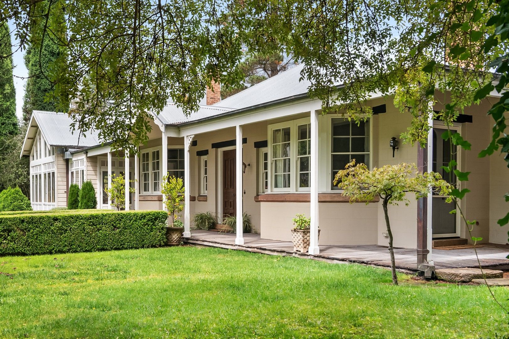 8 bedrooms House in 17-19 Holly Road BURRADOO NSW, 2576