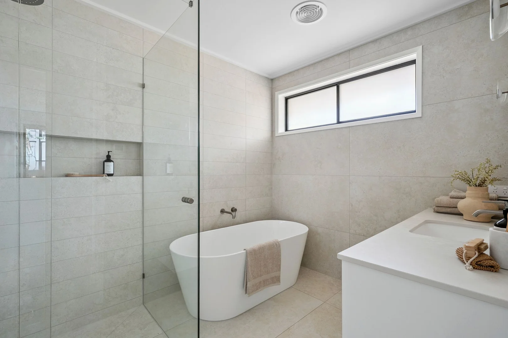 Additional image 24 of 8 Linton Lane, Highton VIC 3216