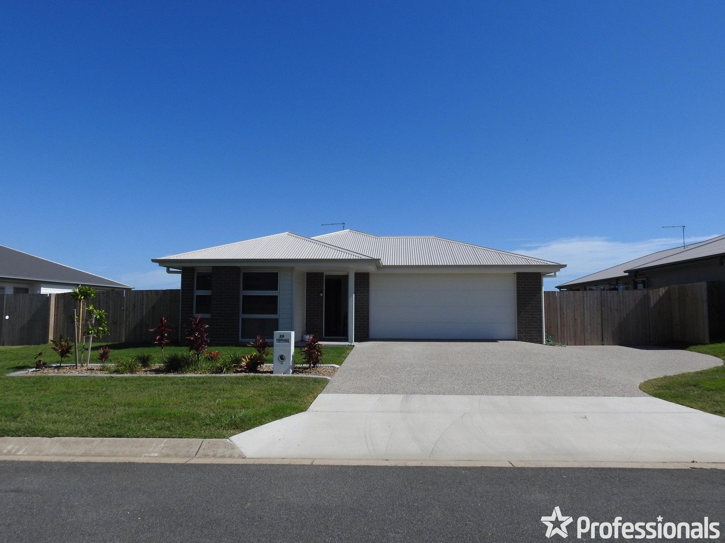 4 bedrooms House in 28 Morehead Drive RURAL VIEW QLD, 4740