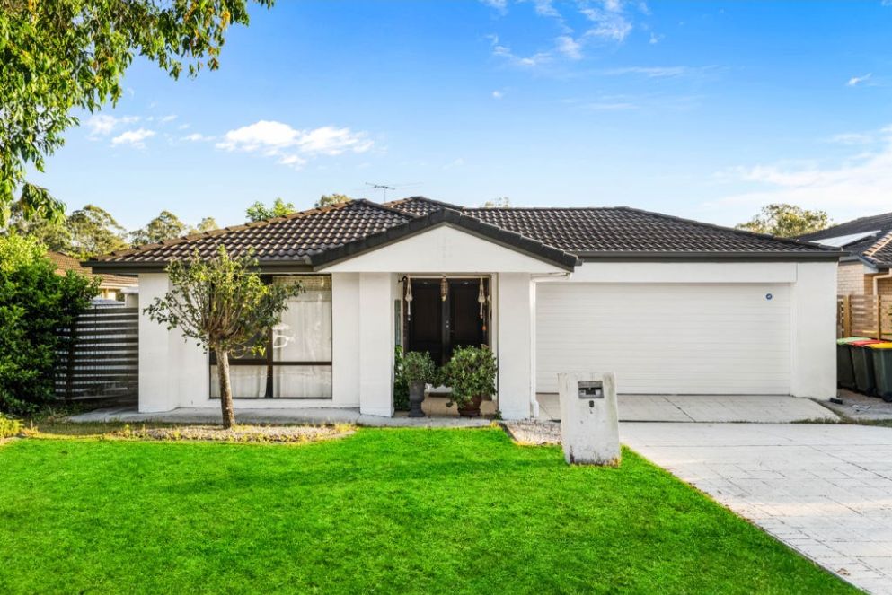 4 bedrooms House in 8 Cyperus Crescent CARSELDINE QLD, 4034