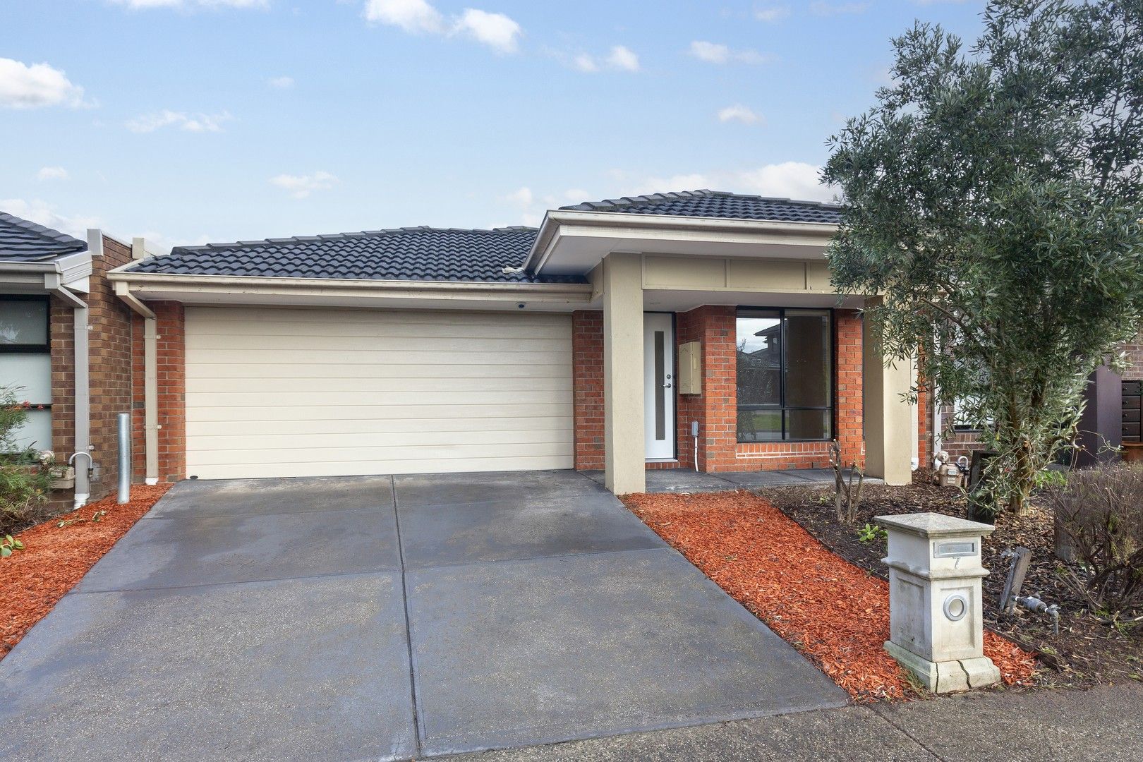 4 bedrooms House in 7 Mirka Drive LALOR VIC, 3075