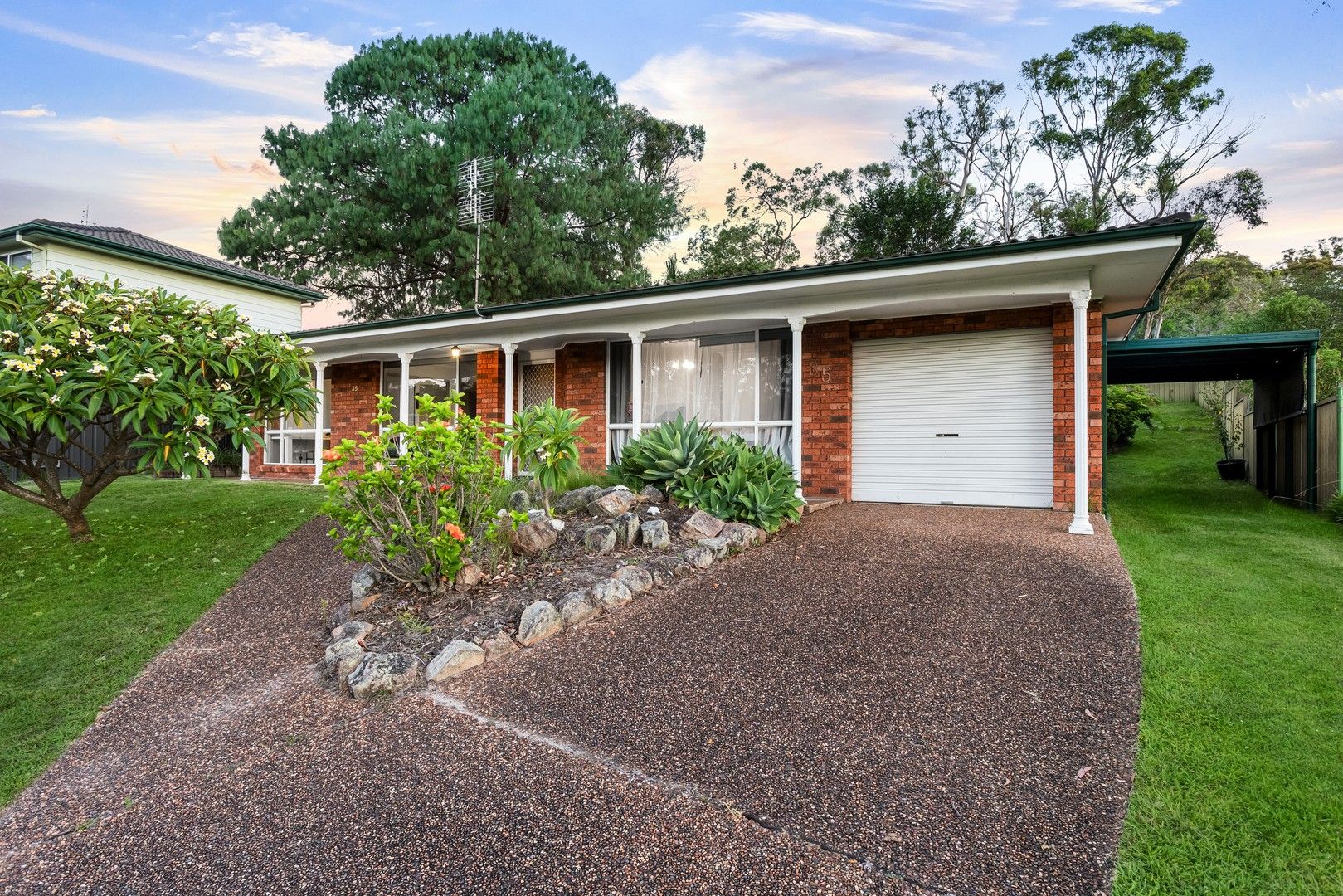 3 bedrooms House in 35 Earswick Crescent BUTTABA NSW, 2283