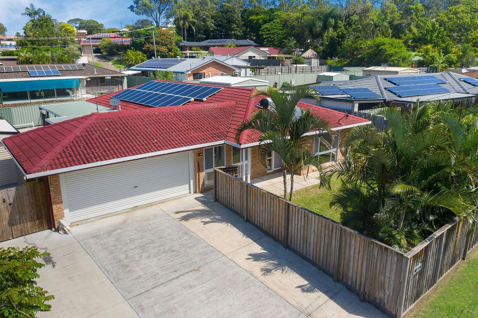 4 bedrooms House in 24 Linning Street MOUNT WARREN PARK QLD, 4207