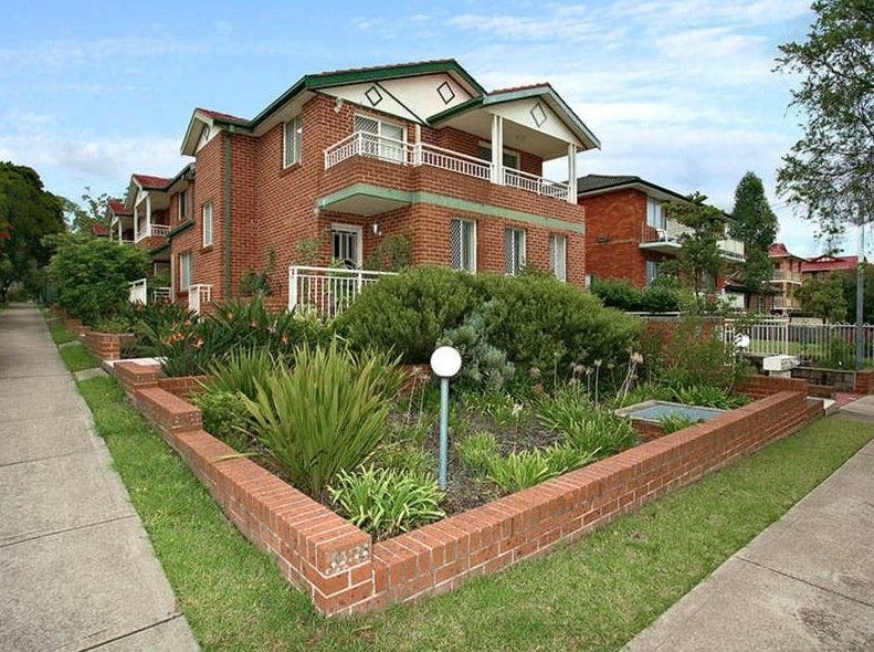 2/28 Graham Road, Narwee NSW 2209 - Townhouse For Rent - $880 | Domain