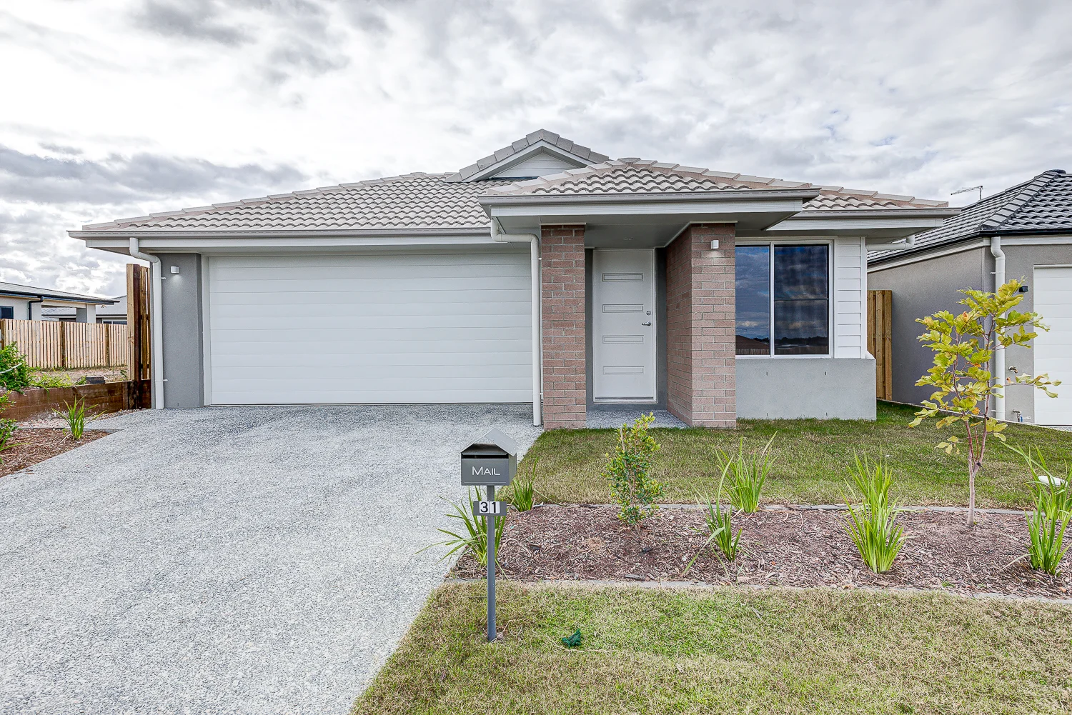 31 Barnyard Drive, Park Ridge QLD 4125